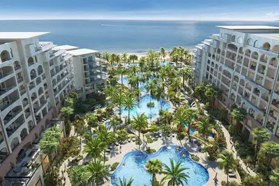 Image de Stay Thanksgiving week at Luxurious Villa La Valencia Beach Resort