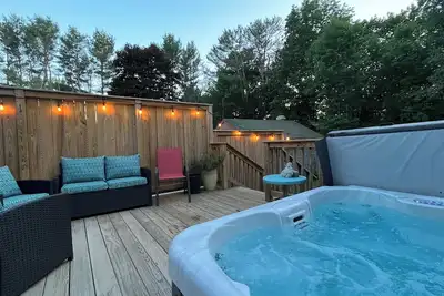 Image de Pet-friendly Bucksport gem with hot tub! One hour to Acadia Np! Sleeps 8!