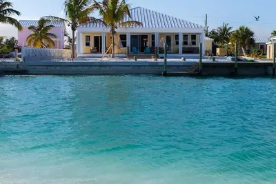 Beach and Boaters Dream – New Build - 3bed/3 ½ bath Home w/ Dock \"Dragonfly\"