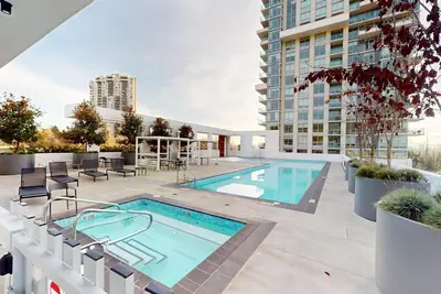 Image de Two Bedroom & 2Bathroom luxury apartment panorama views, city, ocean