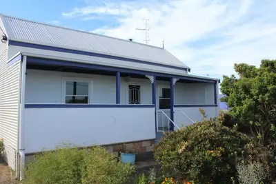 Image de Cosy 3 bedroom cottage in the centre of Kingscote