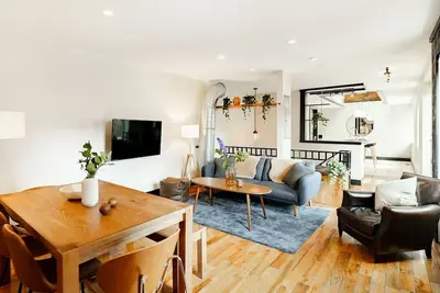 Image de Lux Parkside 1br | Patio & Sun Deck | Free Parking