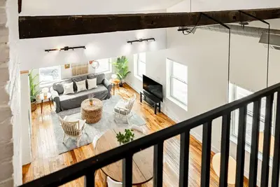 Image de Soaring 2br Parkside Loft