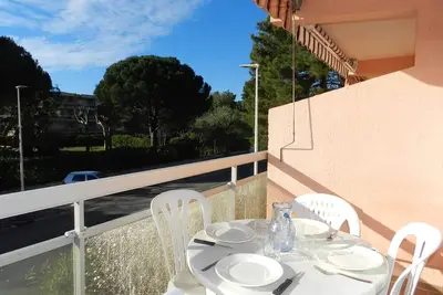 Image de Studio avec Terrasse, Aperçu Mer, Parking Privé - 200m Plage, 300m Commerces, Bormes-les-Mimosas