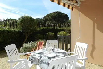 Image de Studio avec coin nuit, accès plage direct, piscine et tennis - 4 couchages - Bormes-les-Mimosas