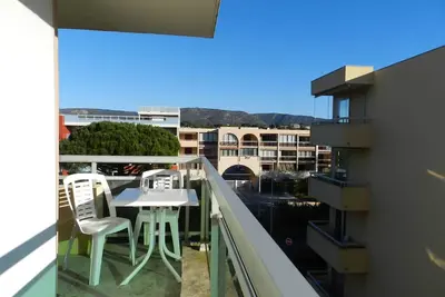 Image de Appartement Familial 3 Pièces, 6 Couchages, Proche Plage et Commerces - Bormes-les-Mimosas