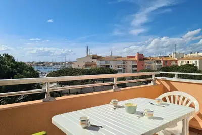 Image de Studio rénové avec piscine et garage, à 600m de la plage et 200m du port – Cap d'Agde