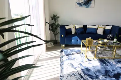Image de Modern 2bd Luxury Kings w/ 5 minute walk to Jax Beach