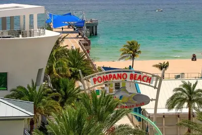 Image de Oceanfront Studio! Step from your door to the beach! Your own private entrance!