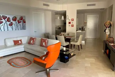 Image de 2 Bedroom with Ocean View! Steps away from the Beach Club!