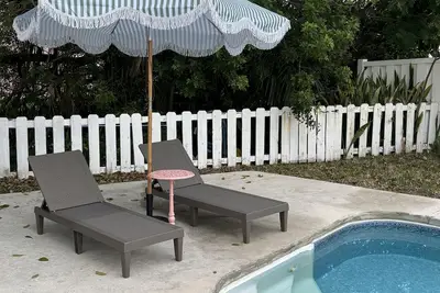 Image de Girls Getaway in Jensen Beach w/ Private Pool. Pet-Friendly!