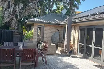 Image de Very central to town and all amenities. A 10 minute drive to Ohope.