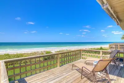 Image de Beachfront! Quiet Belleair Beach condo with amazing Gulf of Mexico sunset views!