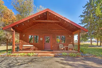 Image de Peaceful Lakefront Property Only 9. 5 miles from Road America!