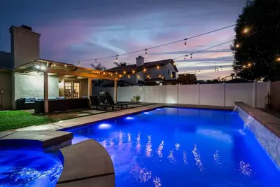 Image de Beautiful 3 bed/2bath home with salt water pool! ! !