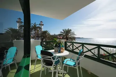 Image de Appartement de vacances 'Apartament Excepcional 1a Línea' avec vue sur la mer, piscine et Wi-Fi