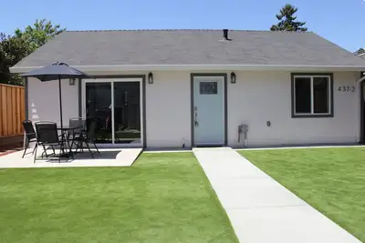 Image de Brand New 2Bed/2Bath Guesthouse w/Parking, Laundry, 1g net in San Jose Downtown