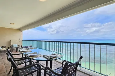 Image de 11th Floor 2 Bedroom Sans Souci condo w/ incredible bay views