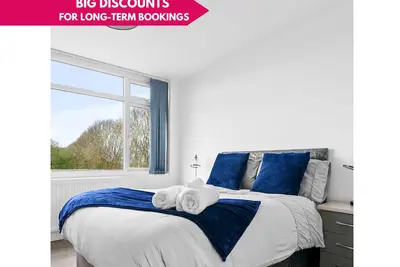 Image de Urban Comfort: Stylish 3br 2bath with Free Parking