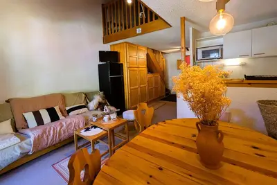 Image de Appartement confortable au cœur du village, 6 pers, proche remontées mécaniques, piscine privée en été