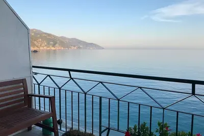 Image de Bea's Apartment - the window to the sea with A/C