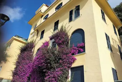 Image de Bouganville House in the center - amazing sea view