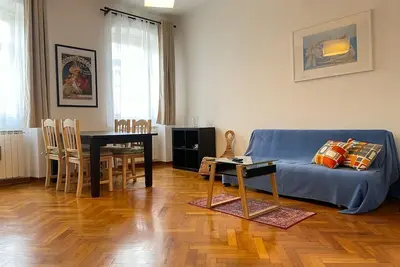Image de A spacious apartment with full kitchen in the city center!