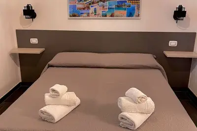 Image de Appartamento per 4 in Centro, a due Passi dal Mare