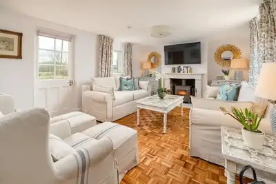 Image de Pass the Keys | Charming 4 Bed Cottage in Herts Countryside