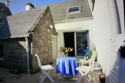 Image de A 50m de la mer et du phare d'Eckmühl à Penmarc'h, jolie maison traditionnelle.