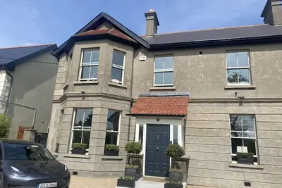 Image de Modernised Coastal Victorian - close to Village, Beach, Mountains & Dublin City