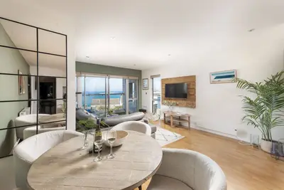 Image de 6 The Point, Pentire - a sea view Newquay apartment with parking sleeping 6