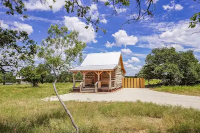 Image de Peaceful cabin, fully updated, wine, stars, spa, perfect for relaxing