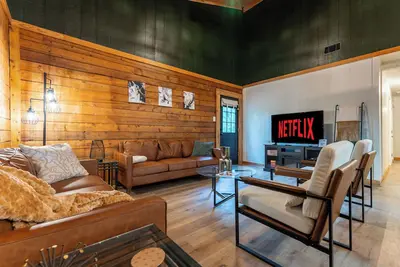 Image de Charming Log Cabin Retreat - Minutes from fly fishing!