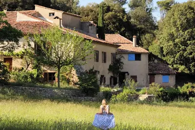 Image de 17th century estate with swimming pool and Ac