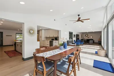 Image de Lakefront Haven w\/ Pool!