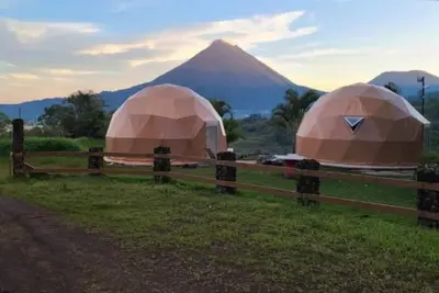 Image de A unique luxury glamping experience with beautiful Arenal volcano + lake view!