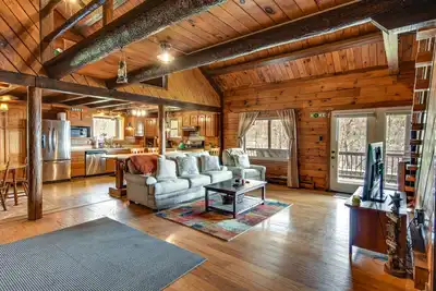 Image de Lock Haven Cabin w\/ Wood Stove & Mountain View!