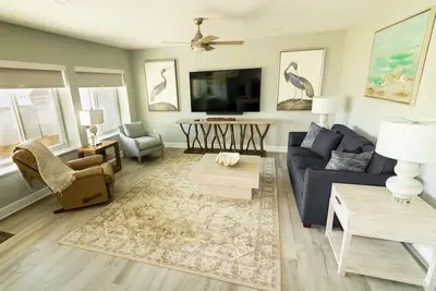 Image de Tide Creek Oasis, Panacea. . . Ground Level, Marina View, Patio, Pool, No Boats