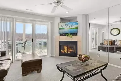 Image de Relaxing Parkview Bay condo overlooking state park