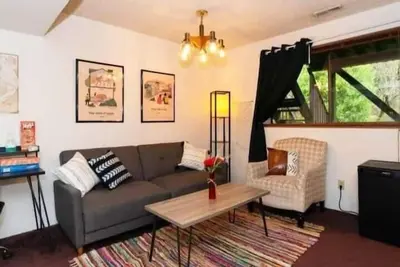 Image de Hidden Gem Studio in Shoreline