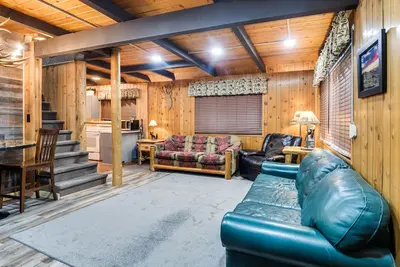 Image de Island Park Cabin Getaway < 24 Mi to Yellowstone!