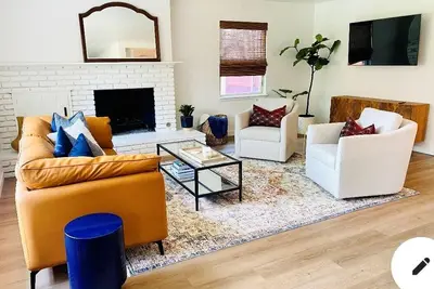 Image de Cool comfort in the Heart of Okc - Fully renovated in a quiet neighborhood