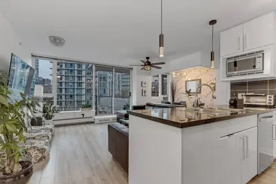 Image de Gastown Downtown-Appartement-Salle de bain privée séparée