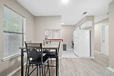 Image de Clean Cozy Home Near Downtown & Riverwalk - Sleeps 10!
