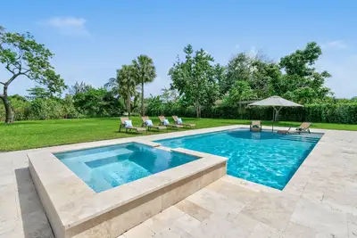 Image de Beautiful Lakeside Oasis