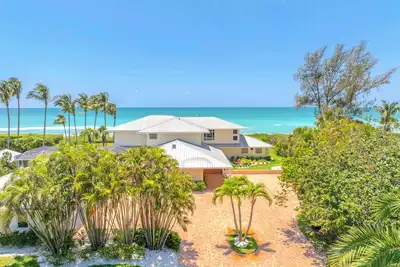 Image de Exclusive 2-acre Beachfront Siesta Key Property. Jaw-dropping Views, Secluded Private Beach!
