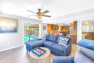 Image de New Listing! Rudy's Hideaway - Spacious Tropical with Private Pool. Near Siesta Key Beach/Village!