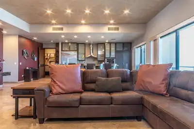 Image de Beautiful Las Palomas 4br 4ba Penthouse Coronado 1501