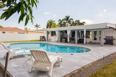 Image de Pool Home in North Miami Beach. Everyone gets own bed!